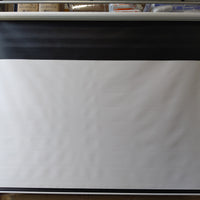 D'occasion - Très bon état // SAKER PREMIUM - MaxWhite FG / 16:9 / 120" (266 x 149 - chute supérieure 50 cm) // B-SK120XHW-E20 - 245H01259