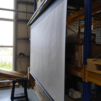 D'occasion - Très bon état // VMAX - Noir / 16:9 / 135" (299 x 168 / Top-Drop 20 cm) // B-VMAX135UWH2-243H00563