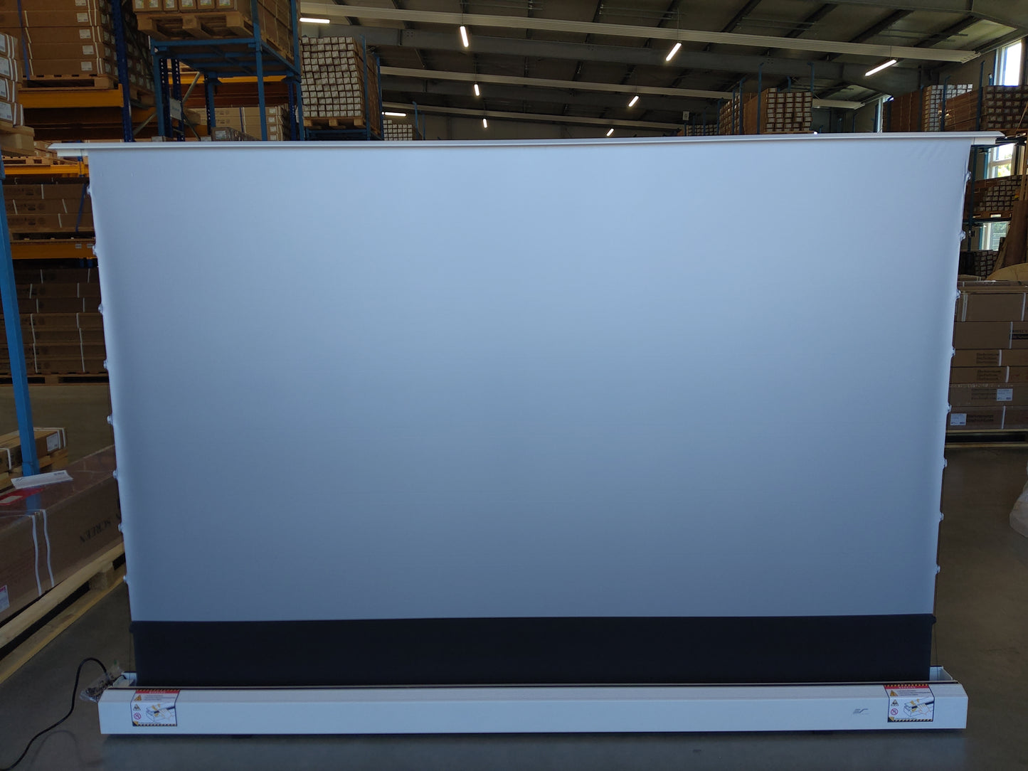 Used - Like a new// KESTREL TAB-TENSION FLOOR-UP With Cinegrey 4D Screens / CineGrey 4D (ALR) / White / 102" ( 16:9 / 226x127 cm) // B-FTE102XH2-C4D--24AH02731/ Condition Original box missing.